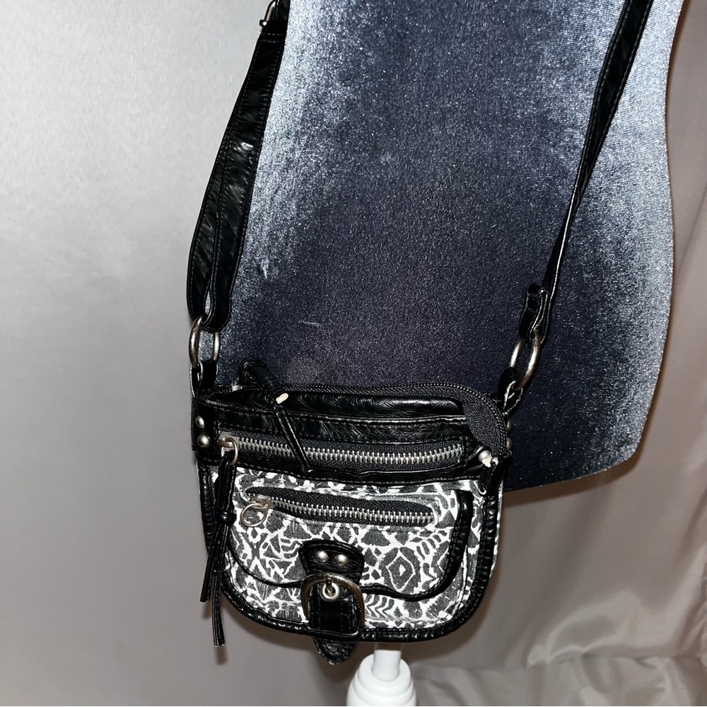 Mudd Black and White Crossbody Purse